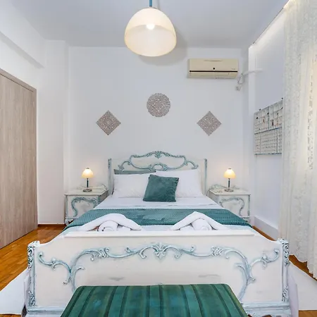 Athenian Oasis Near Metro Mall *